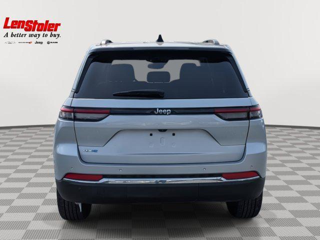 Photo of 2023 Silver Zynith Jeep Grand Cherokee 4xe