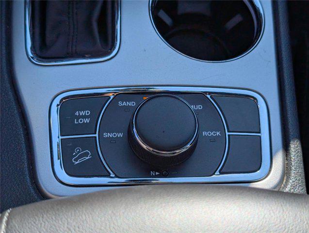 Photo of 2018 True Blue Pearlcoat Jeep Grand Cherokee