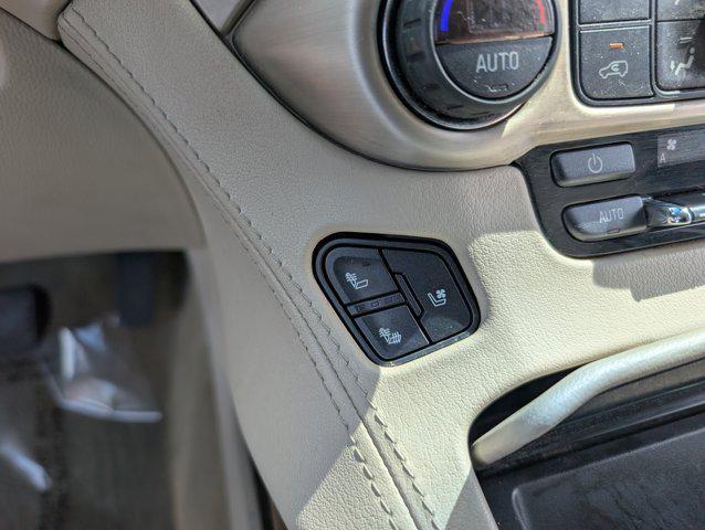 Photo of 2018 White Frost Tricoat GMC Yukon