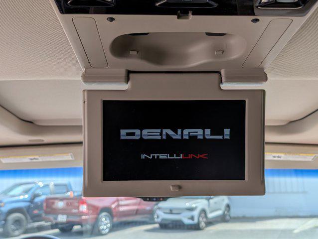Photo of 2018 White Frost Tricoat GMC Yukon