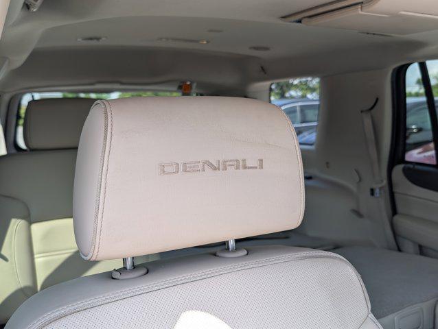 Photo of 2018 White Frost Tricoat GMC Yukon