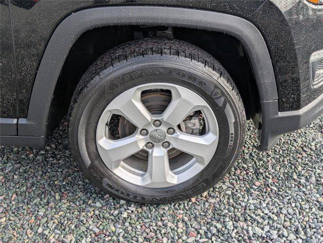 Photo of 2019 Diamond Black Crystal Pearlcoat Jeep Compass