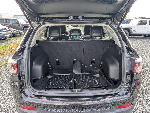 Photo of 2019 Diamond Black Crystal Pearlcoat Jeep Compass