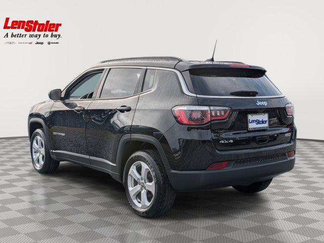 Photo of 2019 Diamond Black Crystal Pearlcoat Jeep Compass