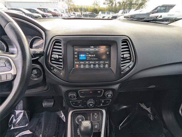 Photo of 2019 Diamond Black Crystal Pearlcoat Jeep Compass