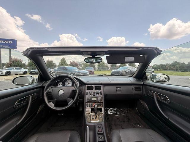 Photo of 2004 Champagne Mercedes-Benz SLK-Class