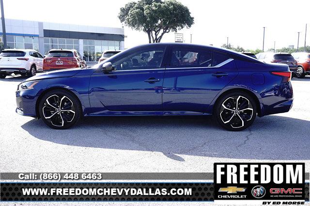 Photo of 2024 Deep Blue Pearl Nissan Altima