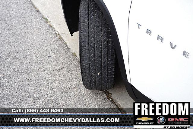 Photo of 2023 Summit White Chevrolet Traverse