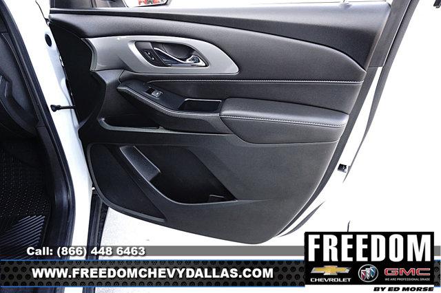 Photo of 2023 Summit White Chevrolet Traverse