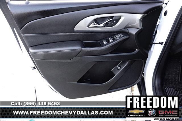 Photo of 2023 Summit White Chevrolet Traverse