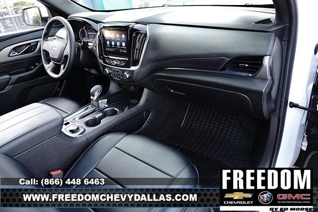 Photo of 2023 Summit White Chevrolet Traverse