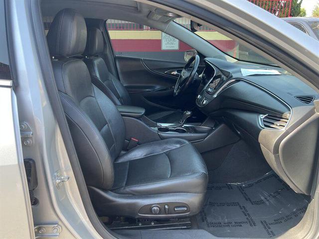 Photo of 2020 Silver Ice Metallic Chevrolet Malibu