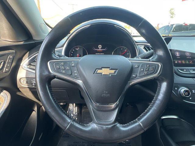 Photo of 2020 Silver Ice Metallic Chevrolet Malibu