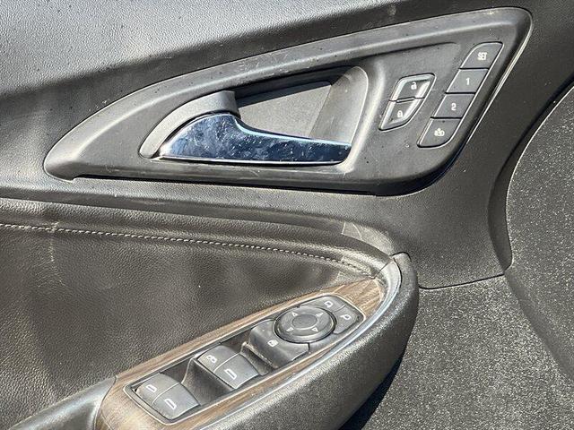 Photo of 2020 Silver Ice Metallic Chevrolet Malibu