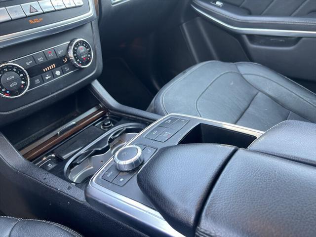 Photo of 2015 Black Mercedes-Benz GL-Class