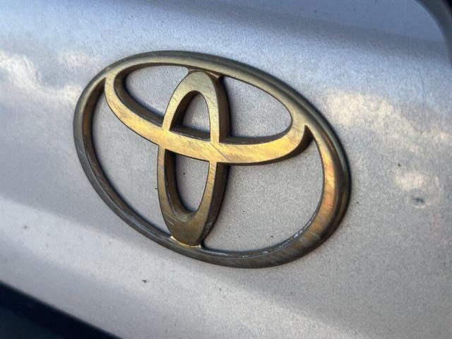 Photo of 1999 Millennium Silver Metallic Toyota 4Runner