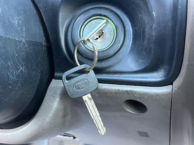Photo of 1999 Millennium Silver Metallic Toyota 4Runner