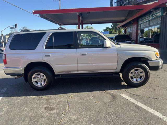 Photo of 1999 Millennium Silver Metallic Toyota 4Runner