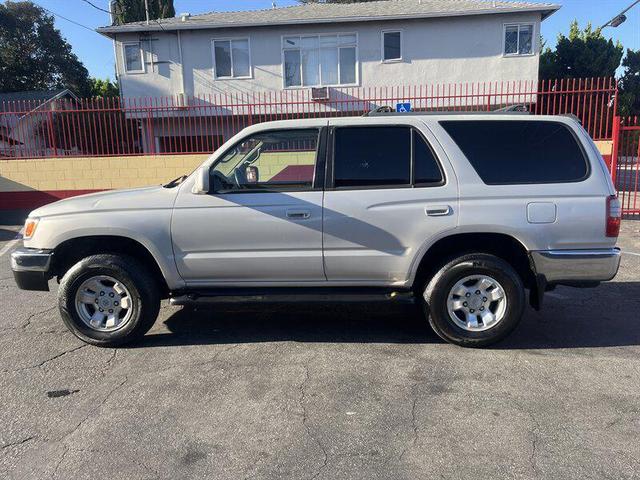 Photo of 1999 Millennium Silver Metallic Toyota 4Runner