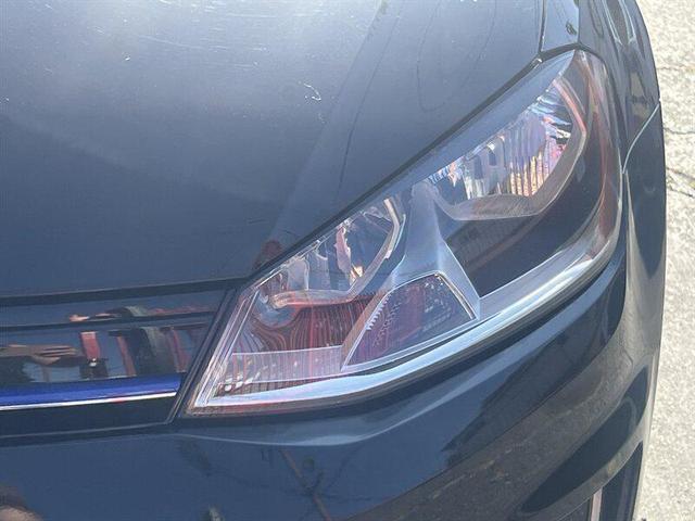 Photo of 2016 Deep Black Pearl Volkswagen e-Golf