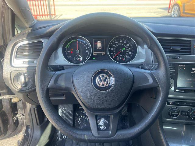 Photo of 2016 Deep Black Pearl Volkswagen e-Golf