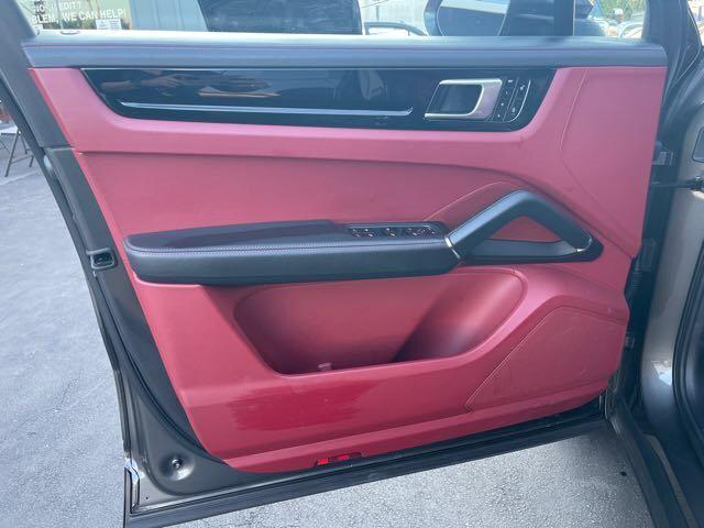 Photo of 2019 Black Porsche Cayenne