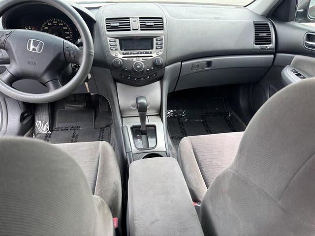 Photo of 2007 Alabaster Silver Metallic Honda Accord