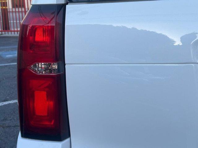 Photo of 2019 White Chevrolet Suburban