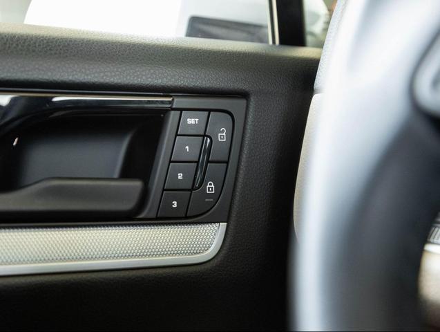 Photo of 2025 White Porsche Cayenne