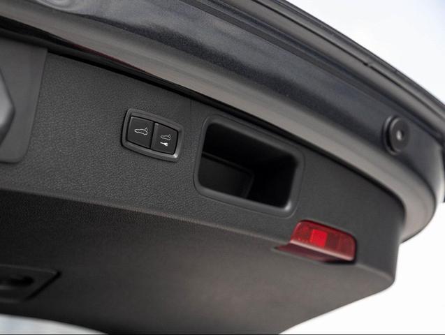 Photo of 2025 Volcano Grey Metallic Porsche Macan