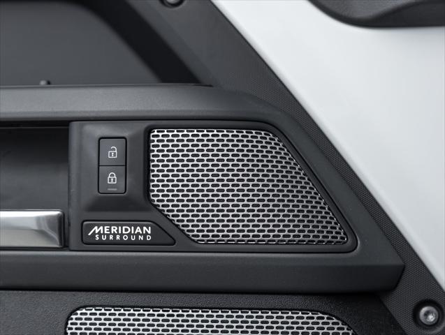 Photo of 2023 Fuji White Land Rover Defender