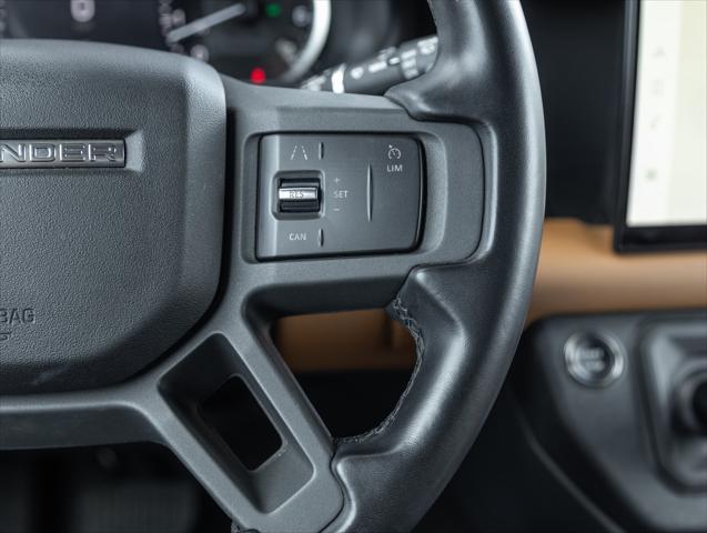 Photo of 2023 Fuji White Land Rover Defender