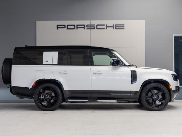 Photo of 2023 Fuji White Land Rover Defender