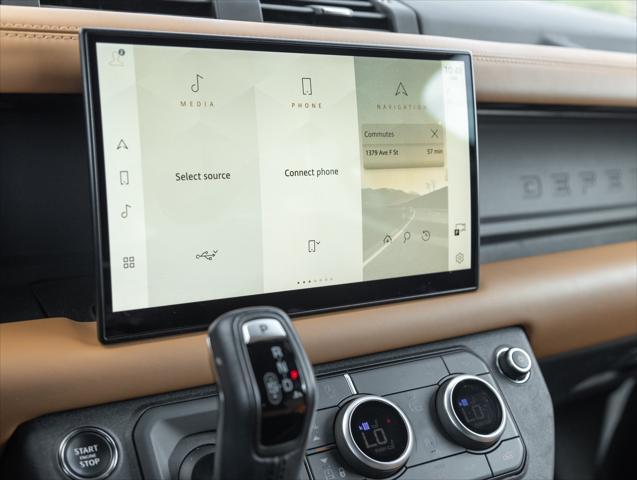 Photo of 2023 Fuji White Land Rover Defender