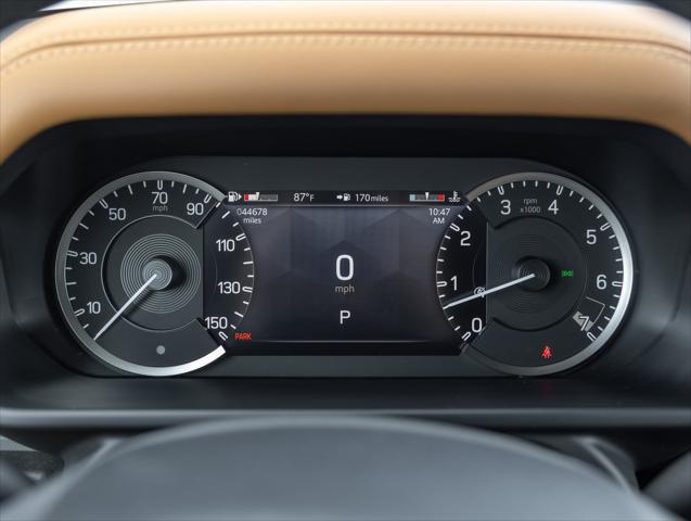 Photo of 2023 Fuji White Land Rover Defender