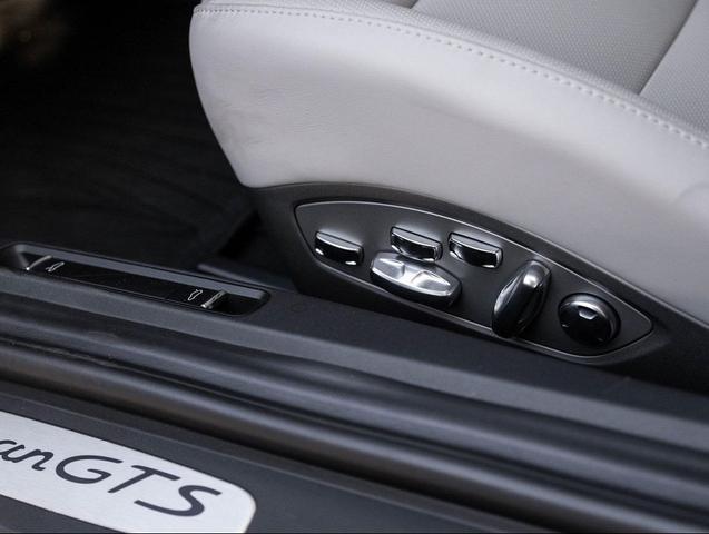 Photo of 2025 Chalk Porsche 718 Cayman