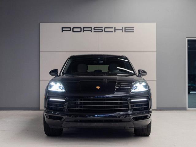 Photo of 2022 Jet Black Metallic Porsche Cayenne