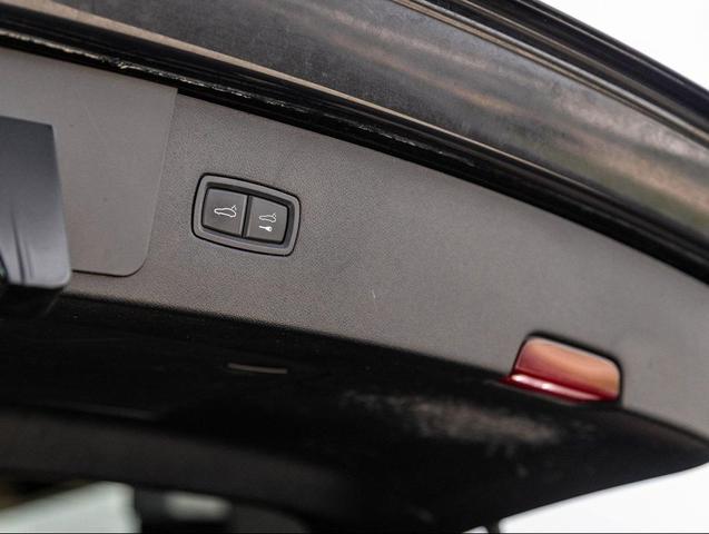 Photo of 2022 Jet Black Metallic Porsche Cayenne