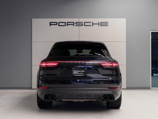 Photo of 2022 Jet Black Metallic Porsche Cayenne