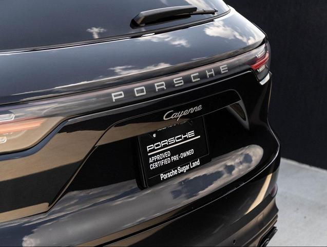 Photo of 2022 Jet Black Metallic Porsche Cayenne