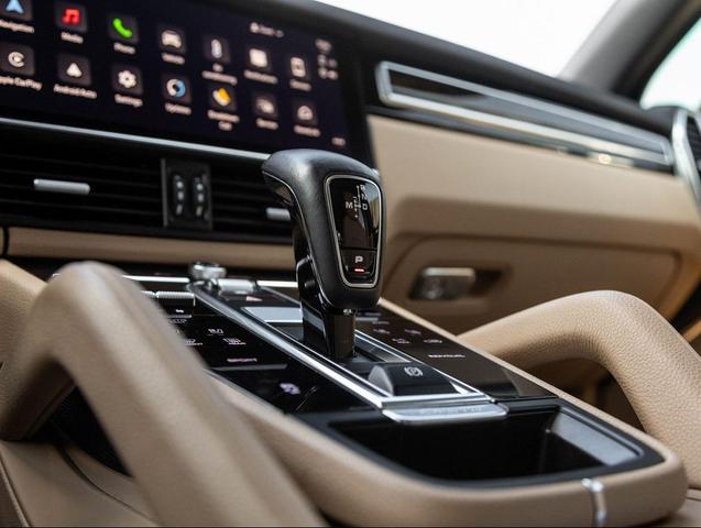 Photo of 2022 Jet Black Metallic Porsche Cayenne