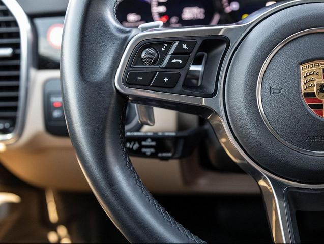Photo of 2022 Jet Black Metallic Porsche Cayenne
