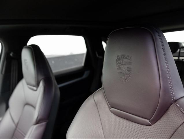 Photo of 2024 Chromite Black Metallic Porsche Cayenne