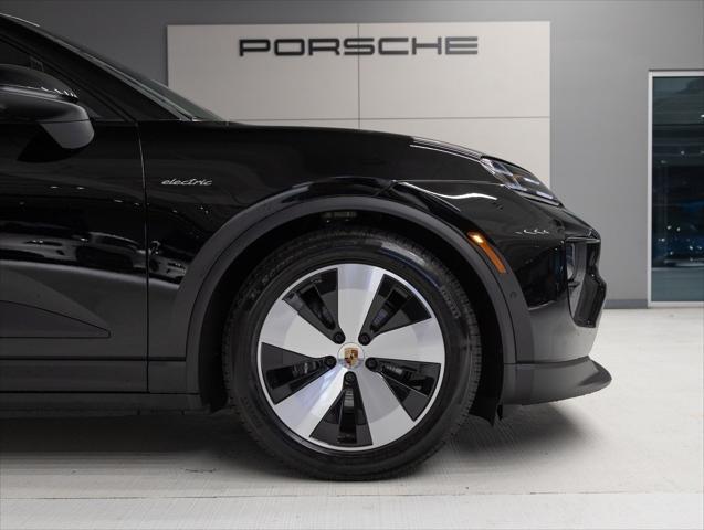 Photo of 2024 Black Porsche Macan