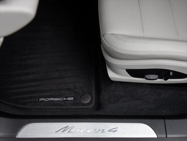 Photo of 2024 Black Porsche Macan