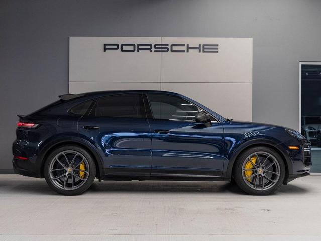 Photo of 2024 Algarve Blue Metallic Porsche Cayenne