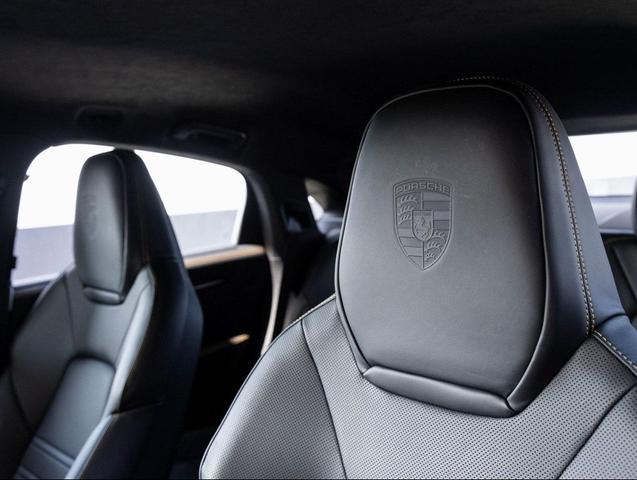 Photo of 2024 Algarve Blue Metallic Porsche Cayenne
