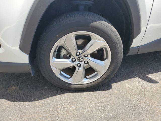 Photo of 2021 Blizzard Pearl Toyota RAV4 Hybrid