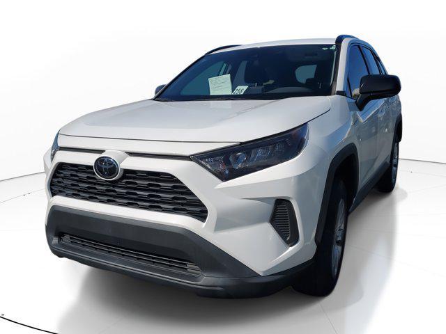 Photo of 2020 Super White Toyota RAV4