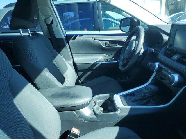 Photo of 2020 Super White Toyota RAV4